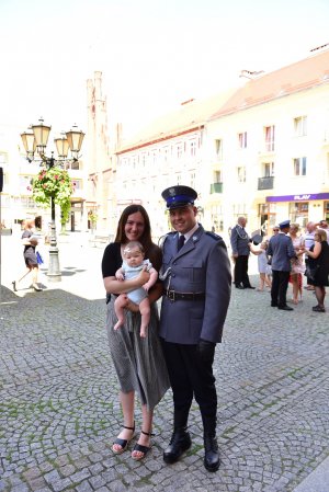 Mianowany Policjant z żoną i dzieckiem