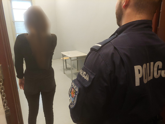By uniknąć kary podawała się za inną osobę
