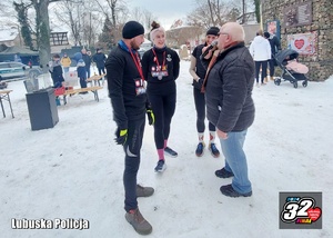 Reprezentanci komendy tuż po biegu