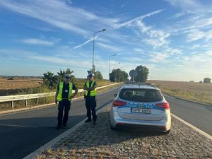 Policjanci na drodze, kontrola trzeźwości