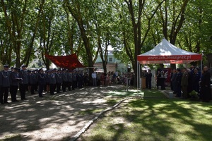 Policjanci i goście na uroczystości z okazji Powiatowych Obchodów Święta Policji