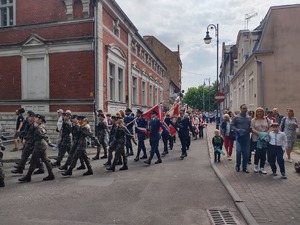 Uroczystości 3 majowe, poczet sztandarowy, przemarsz, składanie kwiatów pod pomnikiem oraz zabezpieczenie trasy przemarszu