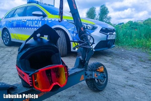 hulajnoga i kask