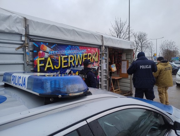 Kontrole punktów sprzedaży materiałów pirotechnicznych