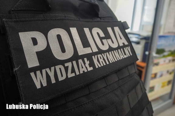 kamizelka taktyczna z napisem służba kryminalna