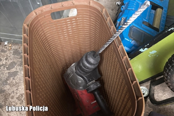 młotowiertarka w koszu